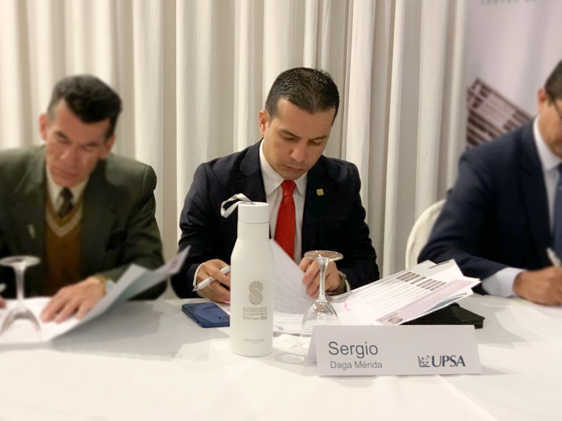 UPSA y SOBOCE firman convenio 