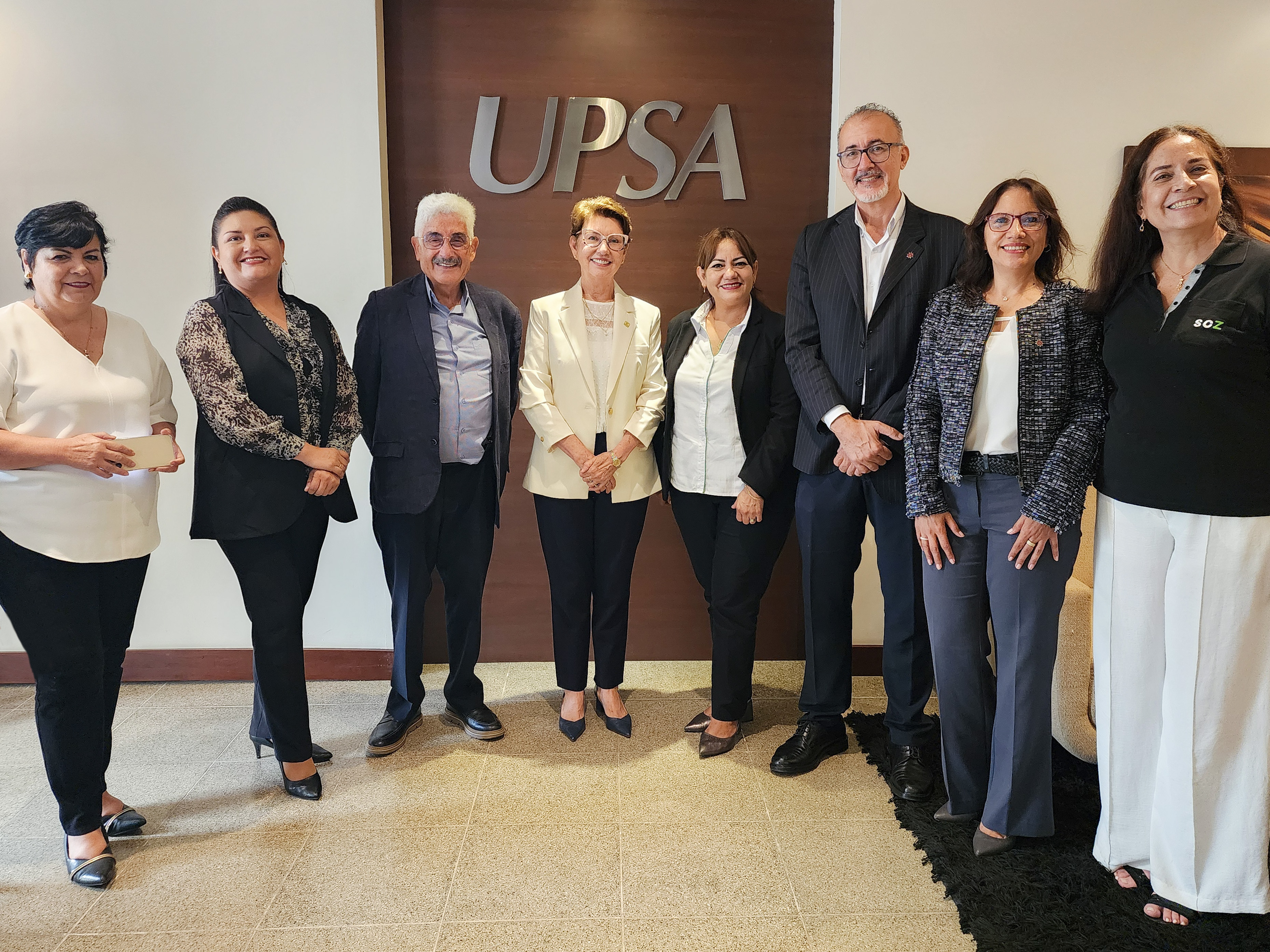 Historiador Fernando Cajías expone: Bolivia 200 años, derechos políticos y culturales de las mujeres