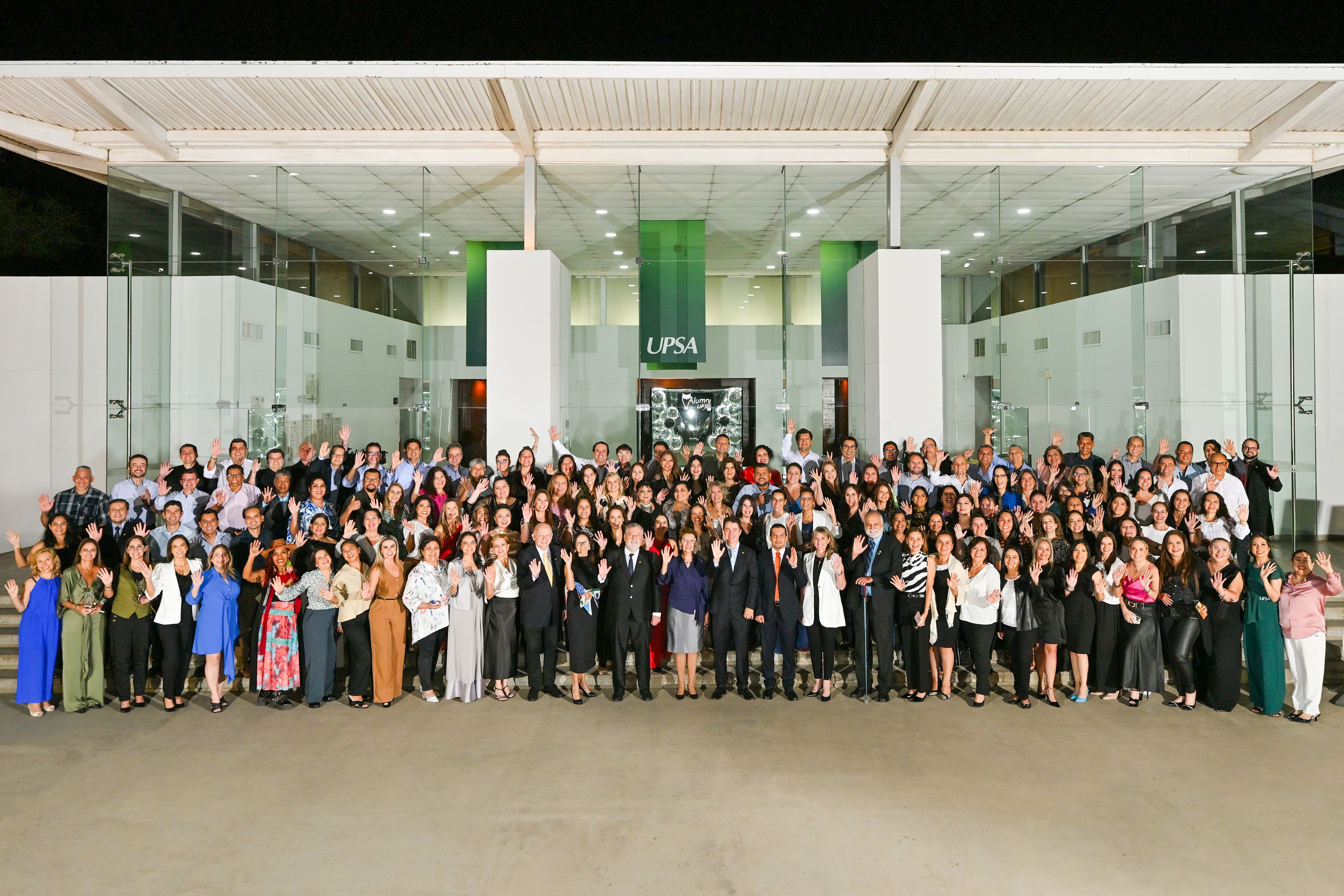 Los graduados de la Promoción 2000 celebraron sus bodas de plata