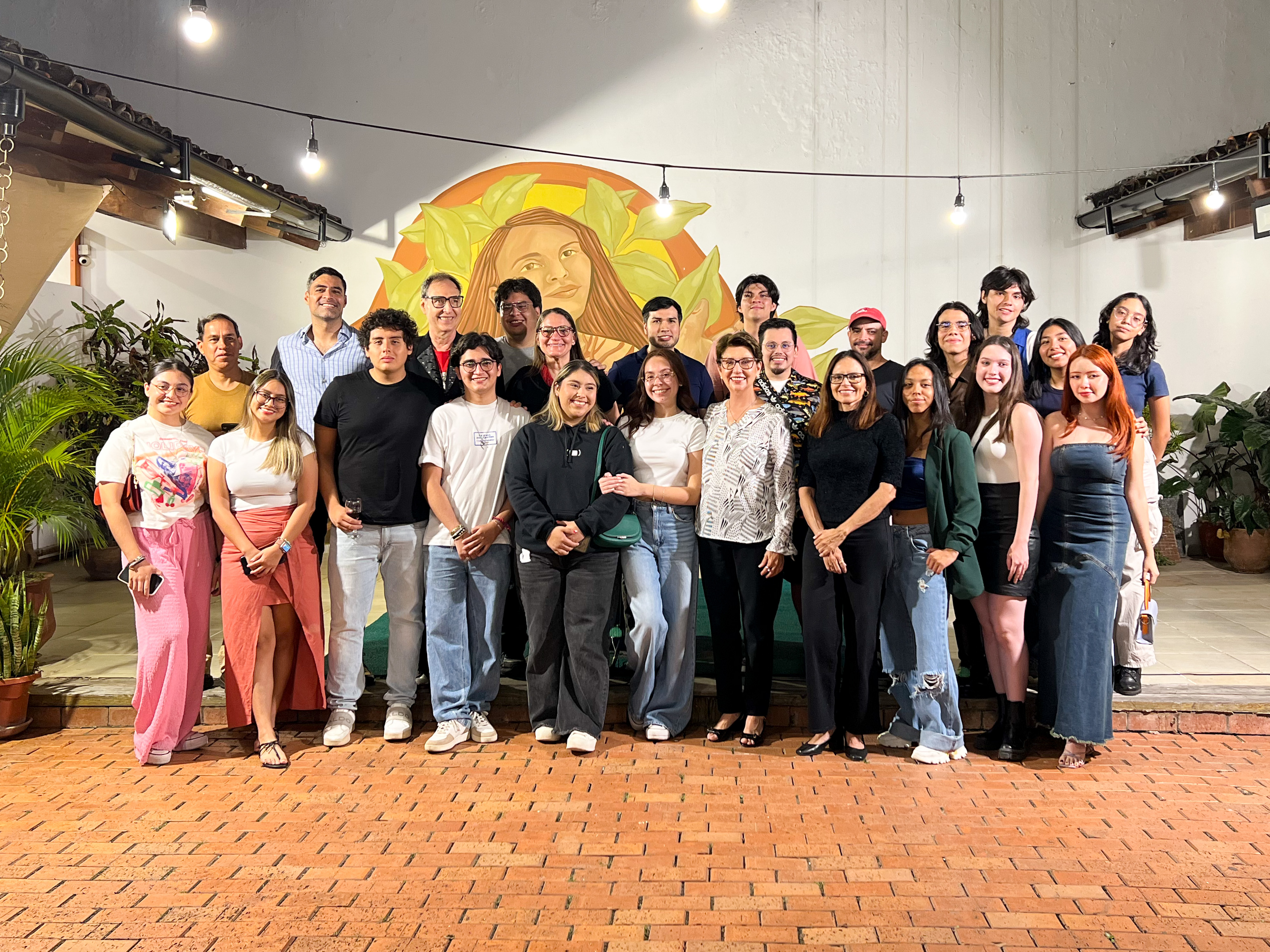 Estudiantes y graduados de Diseño Gráfico exponen en la Casa Melchor Pinto