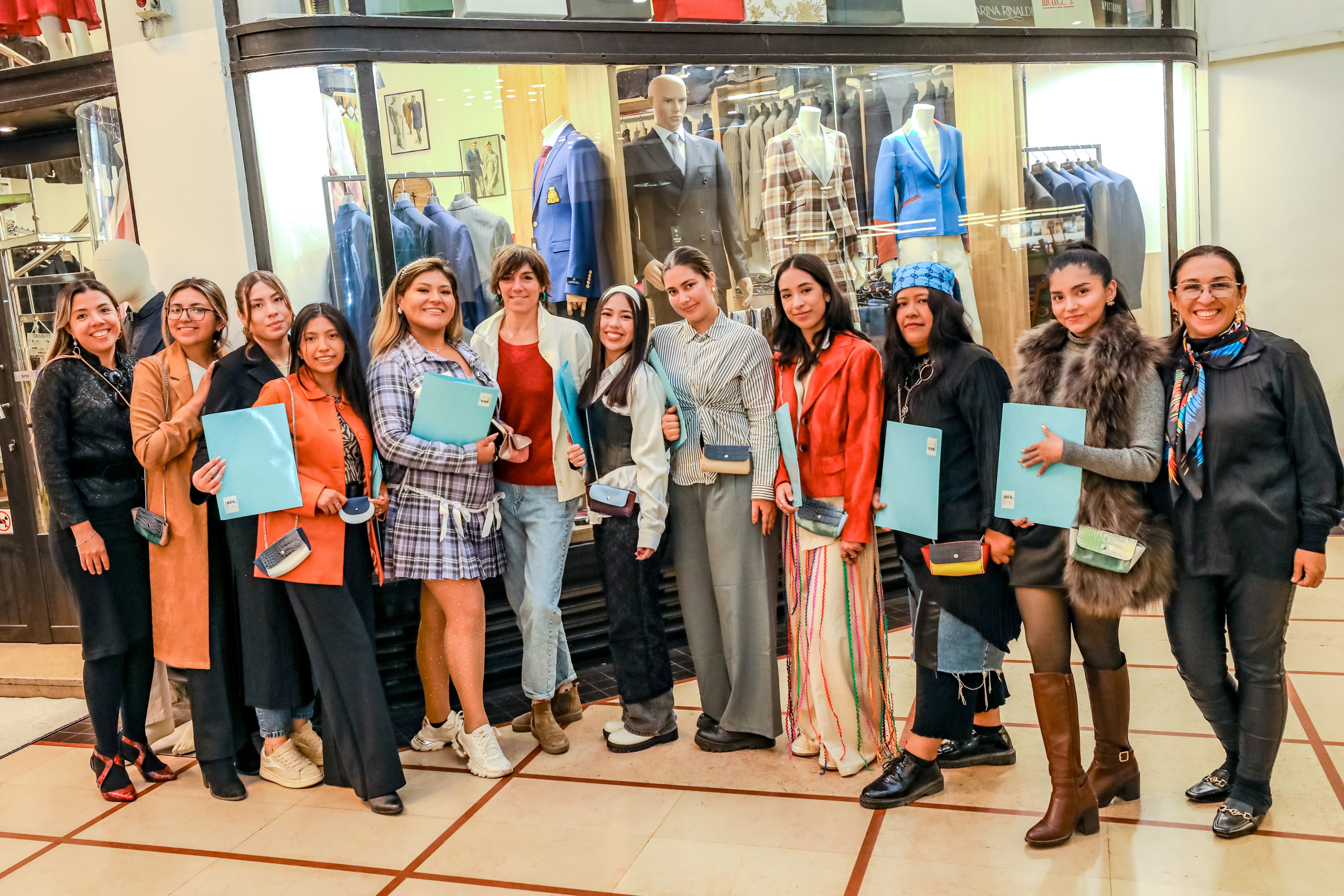 Paris Fashion Week fue plataforma de diseños y networking de estudiantes UPSA