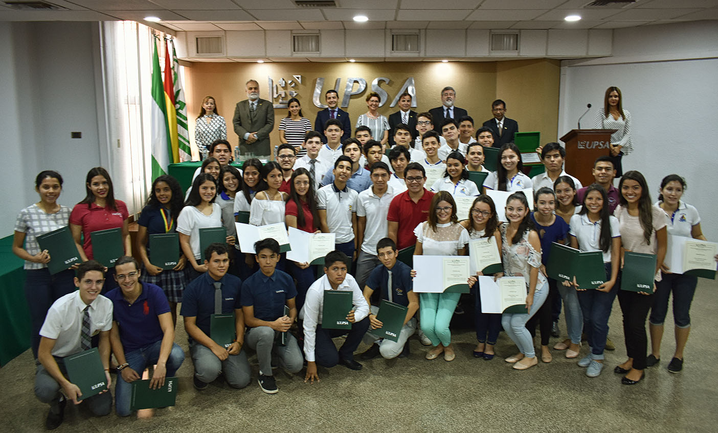 XXXV ENTREGA DE BECAS UPSA CAINCO