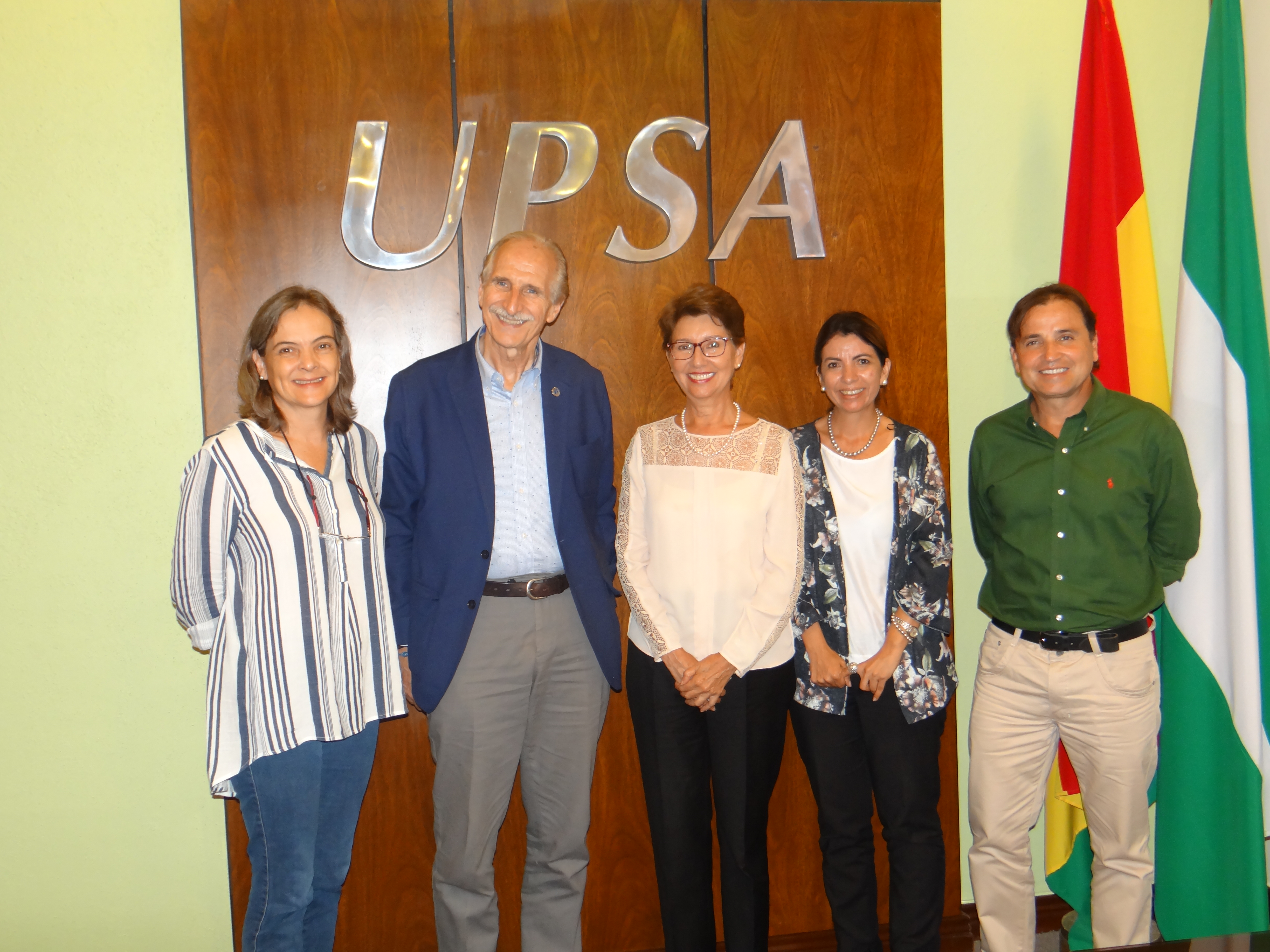 Visita del Embajador Carmelo Angulo