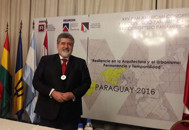 Premio Internacional para Decano de Arquitectura