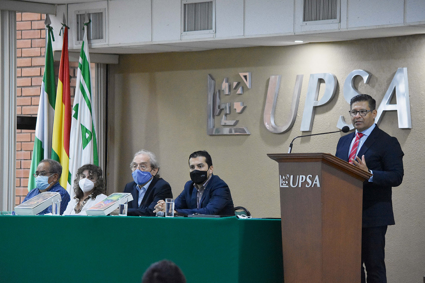 Presentación de libro sobre historia política